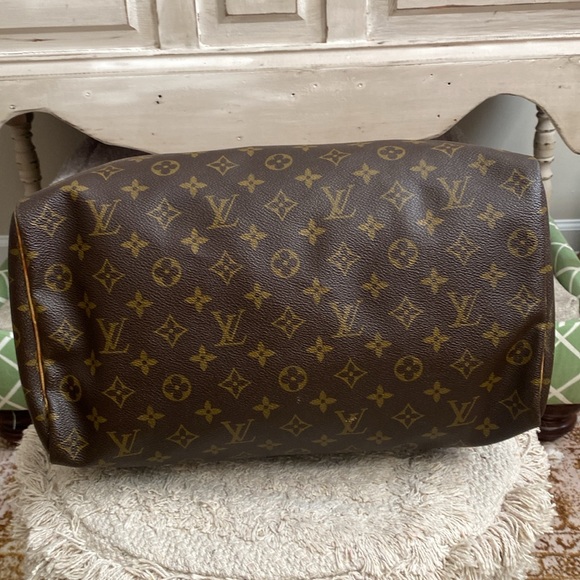 Authentic Vintage Louis Vuitton 35 Speedy - Picture 8 of 15
